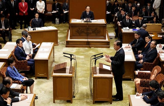 不到72小时，日本遭受6个噩耗，东京乱成一团，高市彻底没戏了