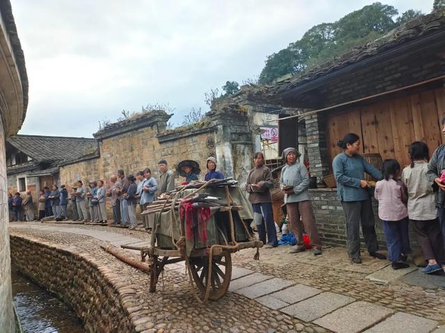 《浴血荣光》播热连城培田红色旅游