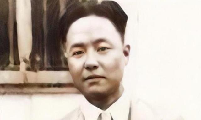 陈赓向主席介绍一人：这我兄弟，毛主席：你可知道他是我什么人？