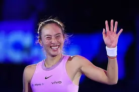 郑钦文休假不休息，赞助商也要拼顶级，将冲击WTA年度最受欢迎球员奖项图片