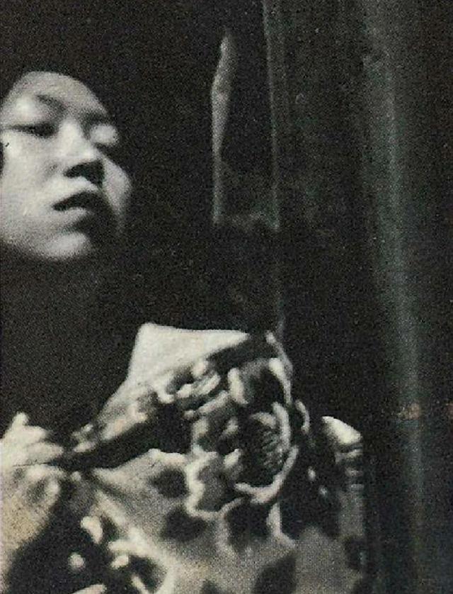 75岁张爱玲死在行军床上，满屋是用过的卫生纸，遗嘱：不许看遗体