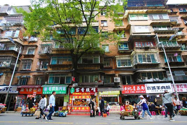 贵阳巷里走丨八鸽岩路：时光深处的老街记忆