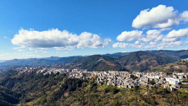 【秀美绿春】绿春：青山冬韵 暖阳绘卷