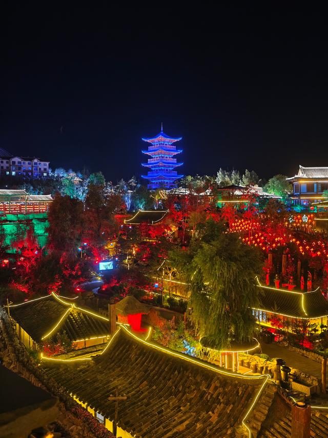 千年崖城，边境线上的时光秘境