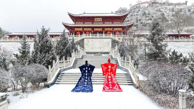 通渭：雪景邂逅非遗展新韵 剪纸汉服成独特风景