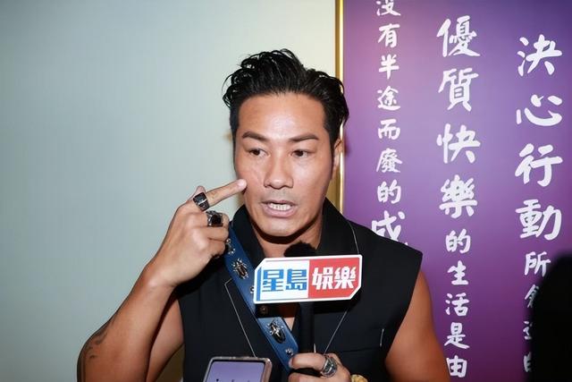 香港知名男星被砍留后遗症，脸皮险被砍掉，身上多处刀疤清晰可见