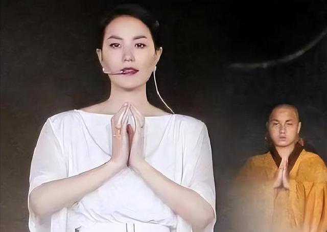 中纪委重拳出击，60岁释永信终被彻查清算，5名妇人总算雪冤