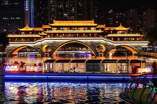 夜泊锦江听古今 国际主播网红解锁“天府浪漫”