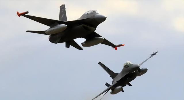 中方突然强势，巴拿马港口交易再生变，美国为何不打委内瑞拉？