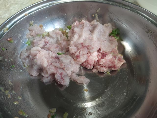 立冬吃饺子，建议大家：少吃白菜芹菜，多吃4样，应季营养补嘴空