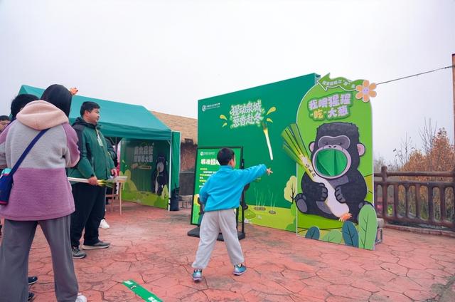 竟然因为吃葱走红！这个山东“明星”又开启吃播模式了……