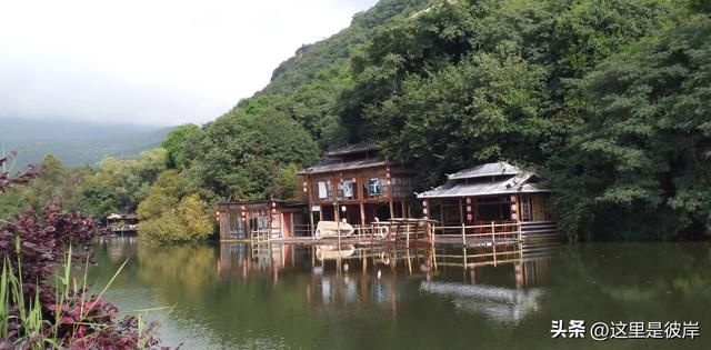 乘旅游专线游丽江的观音峡