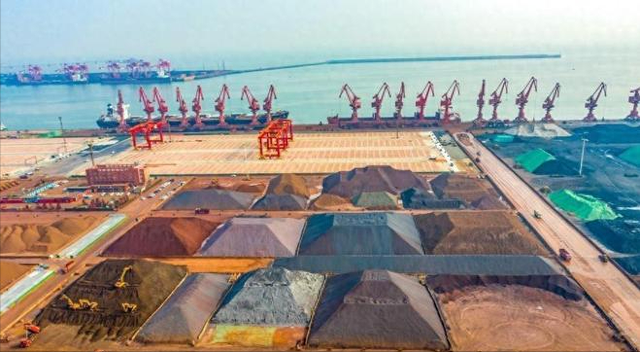 中国限制稀土出口后，美国发现另一种重要金属，也被中国卡了脖子