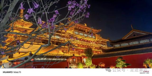 揭阳双峰寺夜景火出圈！鎏金灯光里，梦回大唐盛世