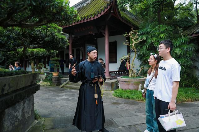 成都杜甫草堂博物馆国庆中秋系列活动：多举措惠民便民，推动诗意文化走向世界