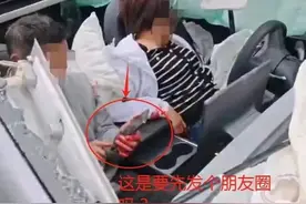 突发！女司机表演空中飞车，砸9车伤4人，彻底让特斯拉火出圈图片
