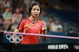 让三追四！女单逆风翻盘，朝鲜姑娘打哭对手，进入八强图片
