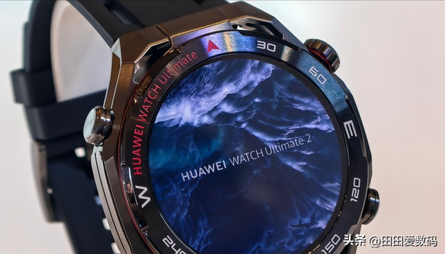 HUAWEI Watch Ultimate 2 支持 150 米潜水及 eSIM