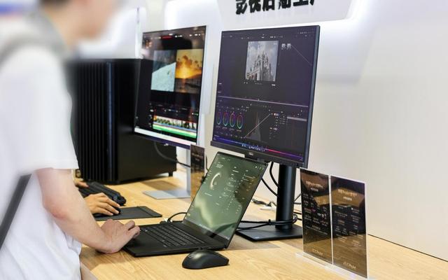 华硕ProArt AI专业创作本亮相BIRTV2025，彰显移动创作全能风采