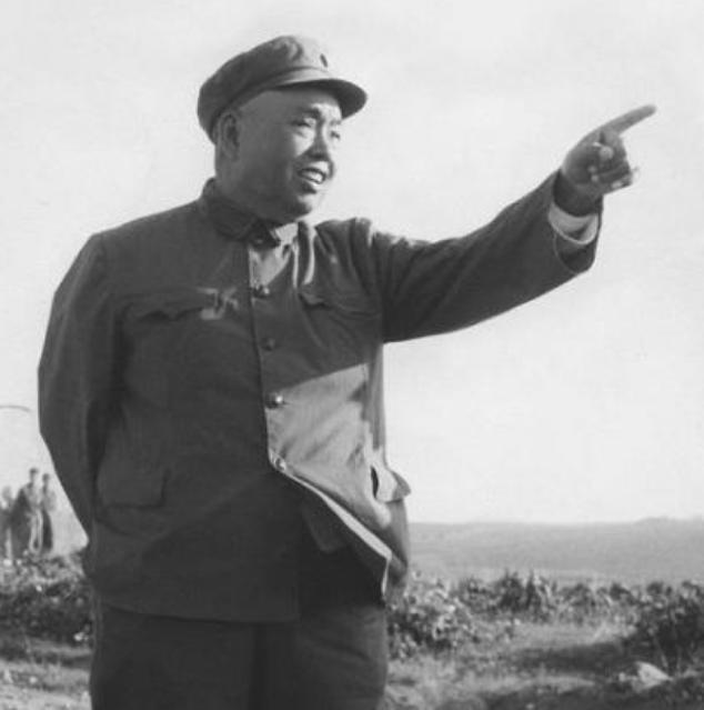 许世友当面怒问李德生：你有啥可骄傲的？李德生：等你这把火烧完