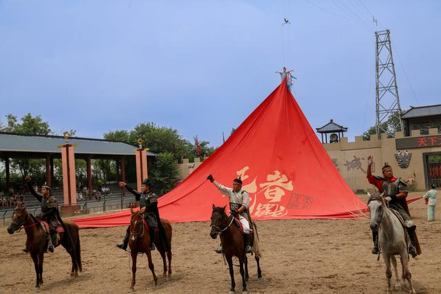 “王者之战”：历史在战马嘶鸣中苏醒