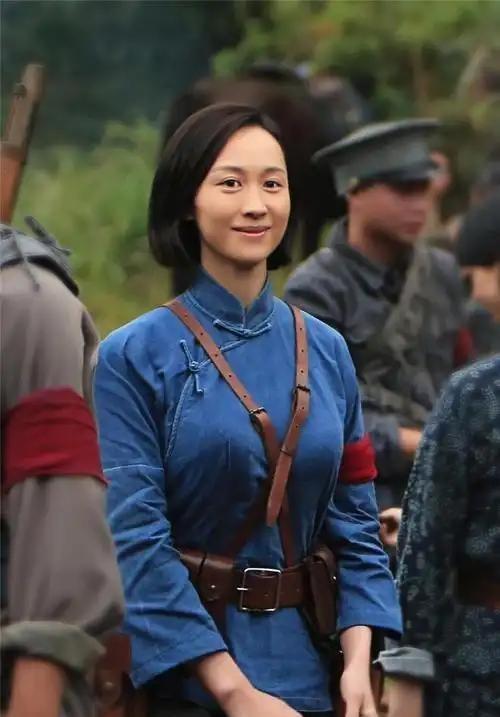 她拒绝潜规则，出道20年演了50部戏仍火不了，42岁还没结婚