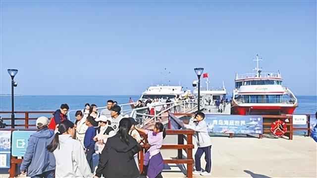 突破百万元 开航即火爆！青岛“海上穿越大桥”新航线人气、船票销售两旺 助力海上旅游破局跃升