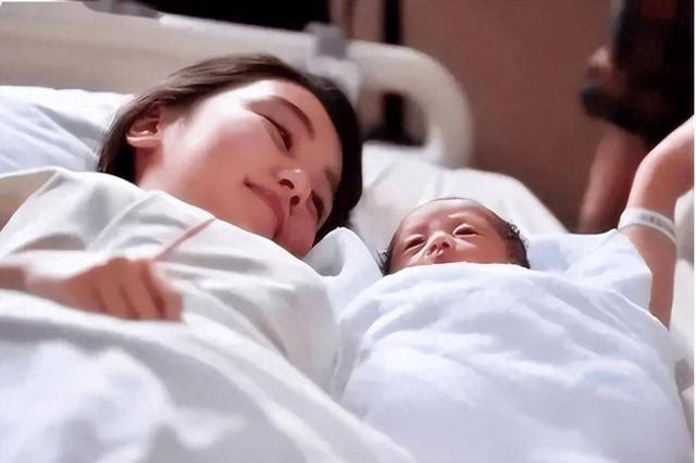 中央定调明年经济！工资、房子、生娃有大变化，普通人要翻身了？