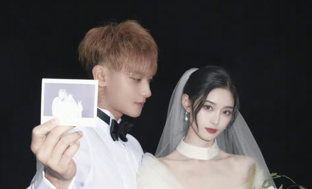 幸不幸福一目了然，黄子韬举办世纪婚礼，鹿晗生病女友却不吭一声
