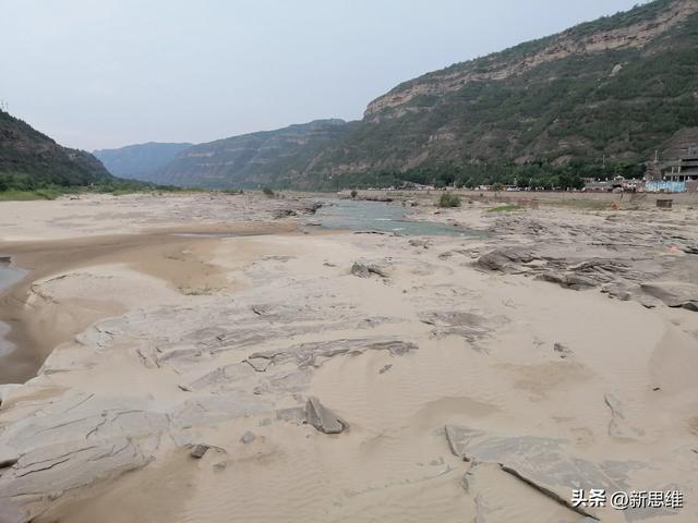 黄河壶口瀑布，在哪里看最合适？拍全景照恰到好处？