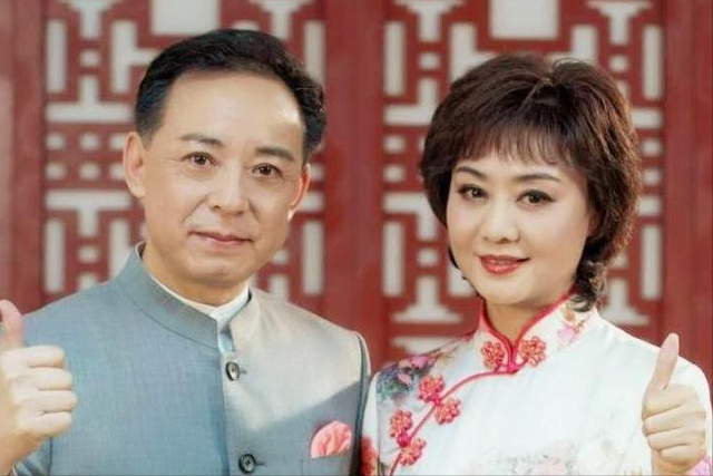 至今未婚未育，身边却有男人陪了近27年！59岁的她才是真人间清醒