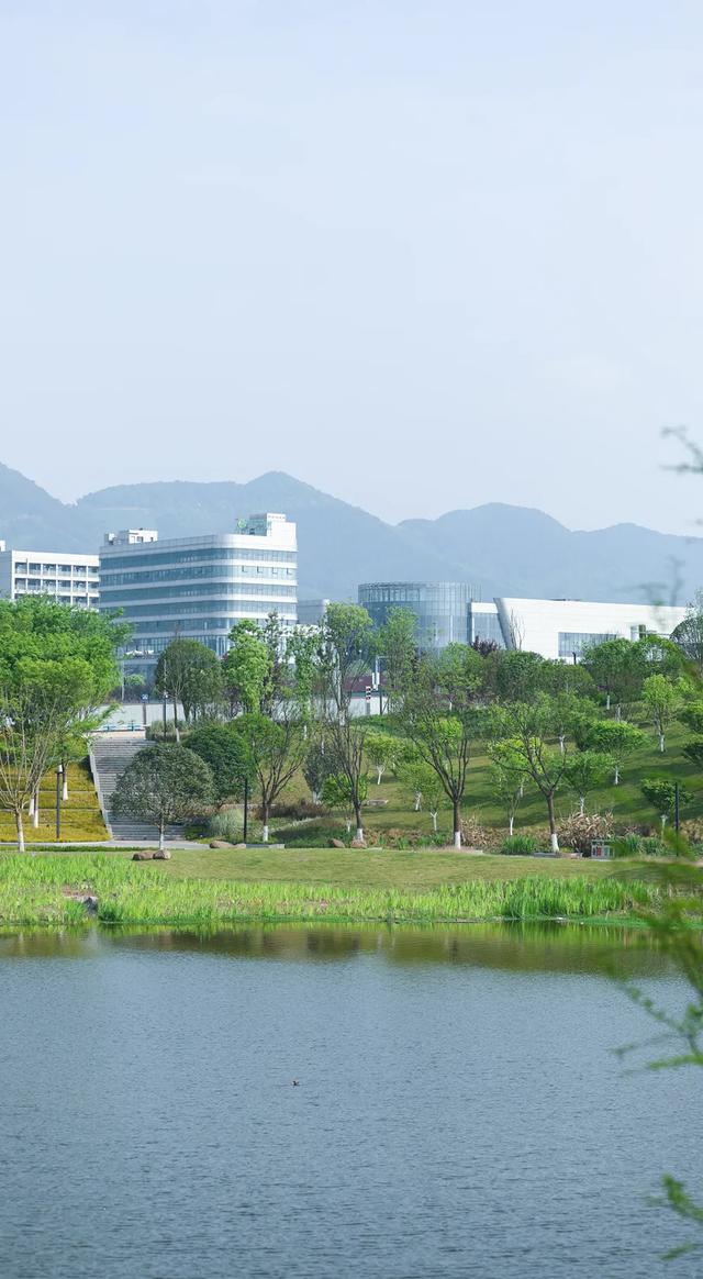 周末晒太阳！这几地有湖水+草坪+1h可达