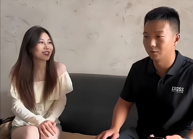 40岁男子网恋奔现四川31岁女子当天就同居 男子：太能折腾！