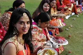 印度最奇葩的10个习俗，妻子像牲畜一样被贩卖，800块钱租一个月图片