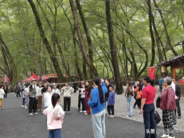 南漳国庆文旅市场热力全开，“奔县”旅游潮玩出新花样