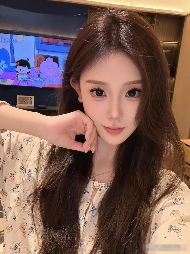 宁夏一校花美出圈，仙姿玉色，花容月貌，美得让人移不开眼！