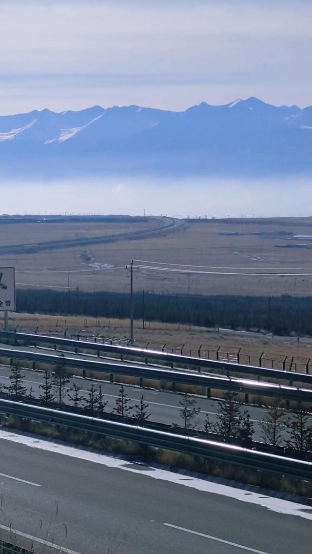 五绝:行旅望祁连山随吟