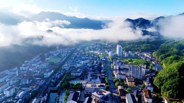 陕西日报刊发丨留坝:享“秦岭十景、十色生活”