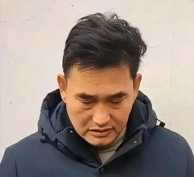 朱小伟做梦也没有想到，离婚四年后，前妻陈亚男还是不愿放过自己