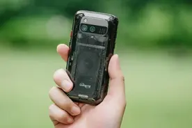 4.7 英寸 6200mAh ！这顶配小屏真的太硬了图片