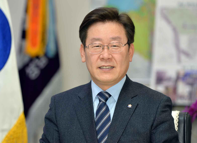尹锡悦激烈拒捕的真实用意是什么