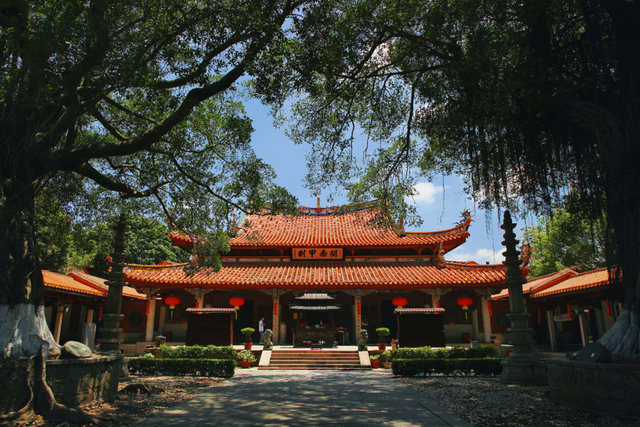 承天寺：藏在市中心的“山林”