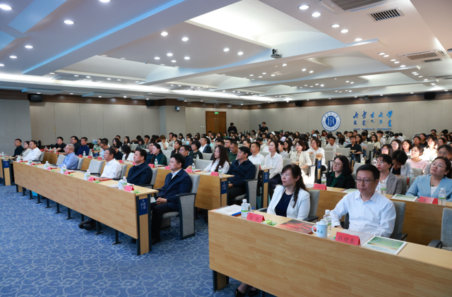 “这就是呼伦贝尔”呼伦贝尔北疆文化建设大型全媒体文化传播活动成果展示会在呼和浩特市举办