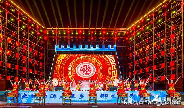 偏关：非遗之夜让长城“开口讲故事”