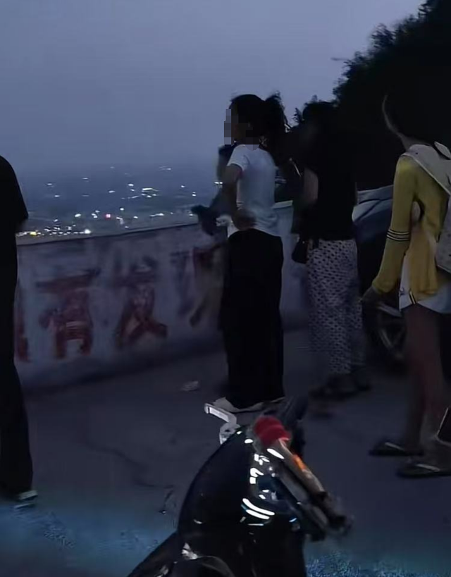 河南辉县交警回应鬼火少年道沿飙车