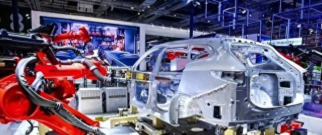 一夜负债200亿？电动车巨头轰然倒塌：终于活成贾跃亭信徒