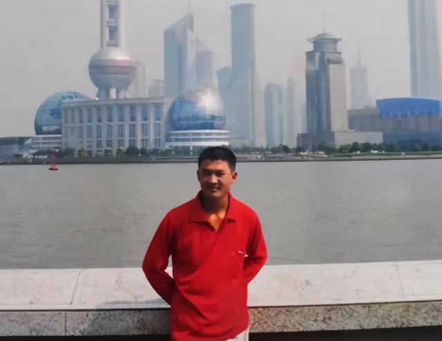 靠“睡后收入”游学尼泊尔的金融民工