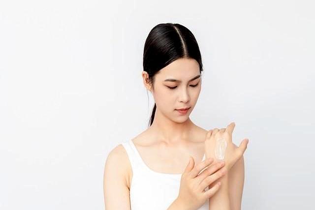 我采访了100个剩女，发现没碰过男人的女人，都有一个共性