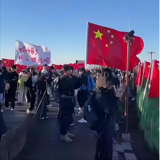 武功山、腾格里火了！徒步的诗与远方，要带“安全”走