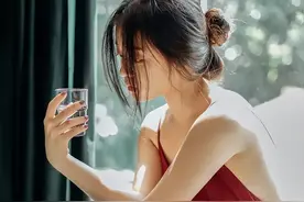 并非迷信！俗语：“一女开两门，人财都难存”，这“两门”指什么图片